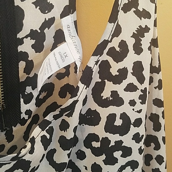 Womens 1X sheer leopard tank with gold zipper back - Picture 4 of 4